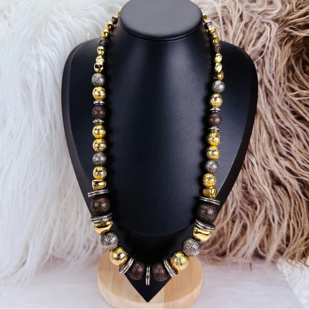 Mixed Metal Hammered Modern goldtone black Beaded Necklace.